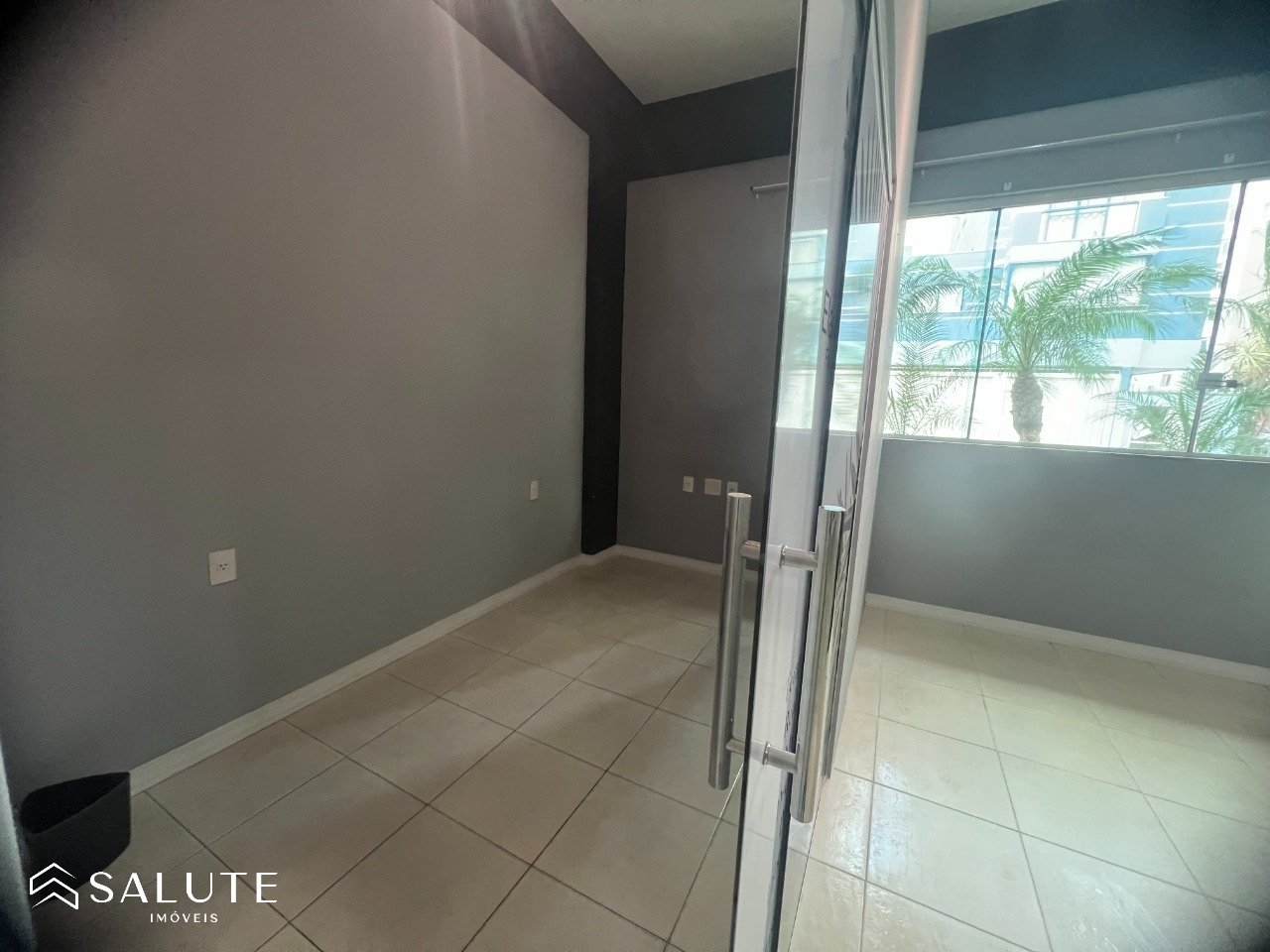 Sala comercial à venda na Barra Sul