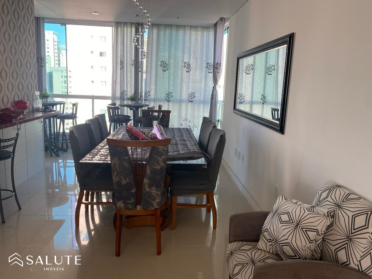 Apartamento à venda 4 Dormitórios Centro