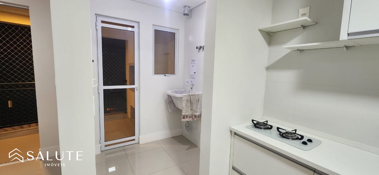Apartamento a venda com 2 suítes em Camboriú