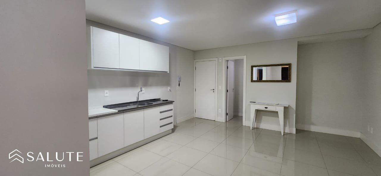 Apartamento a venda com 2 suítes em Camboriú