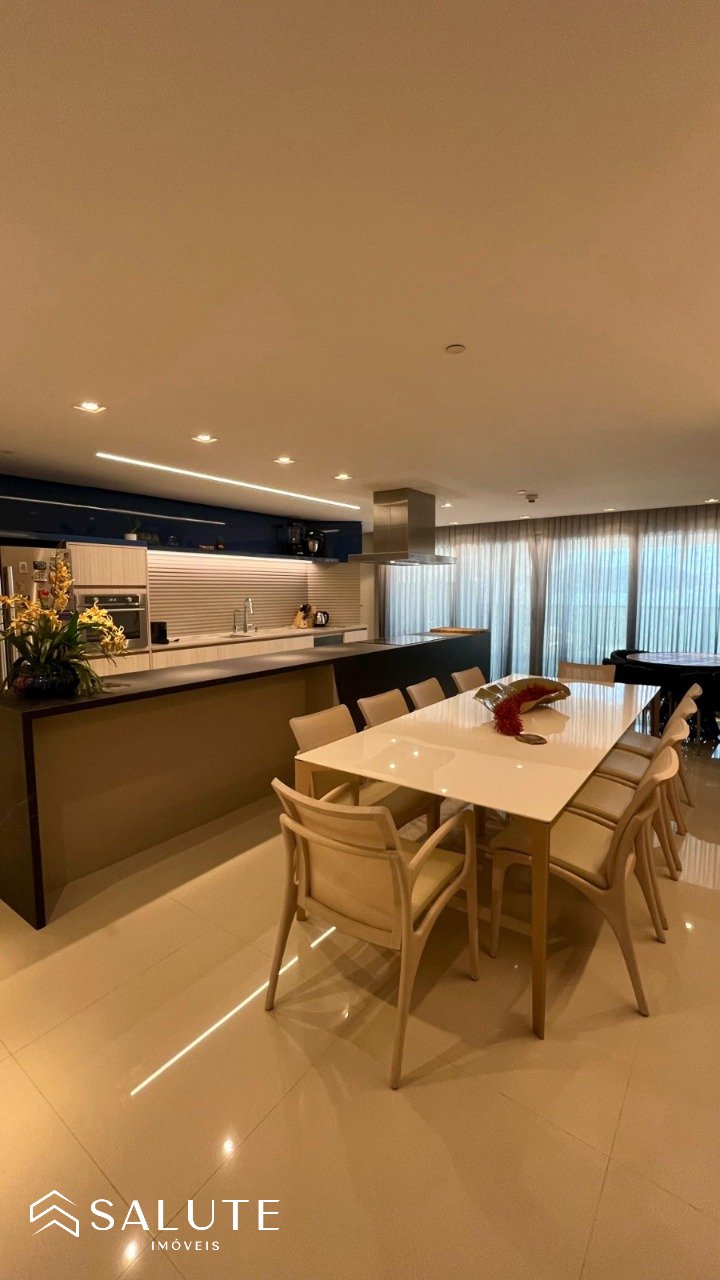 Apartamento à venda com 5 suítes no Pioneiros