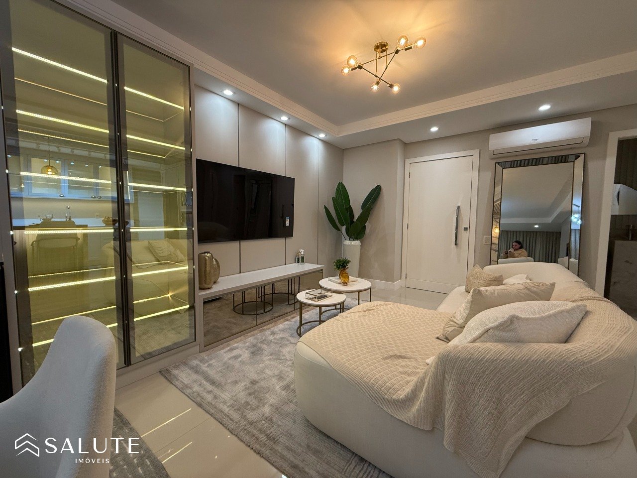 Apartamento à venda com 3 suítes no Centro
