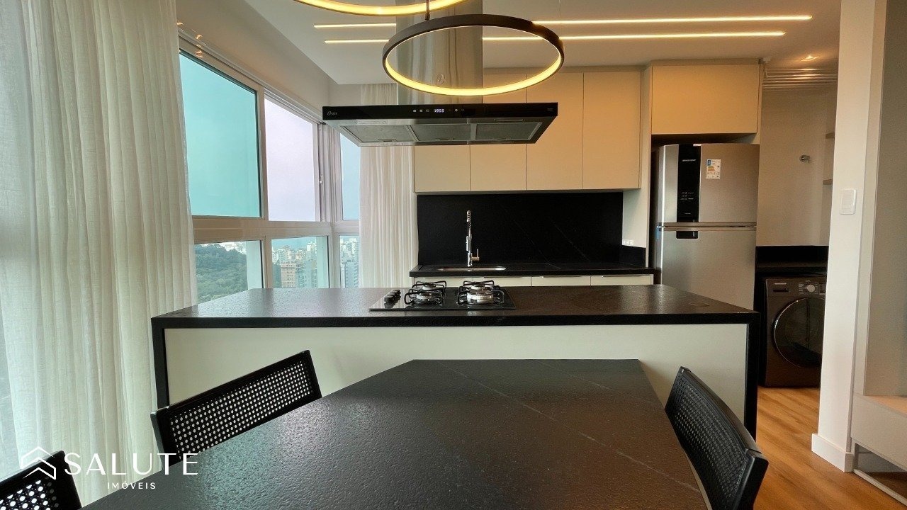 Apartamento à venda 2 suítes na Praia Brava