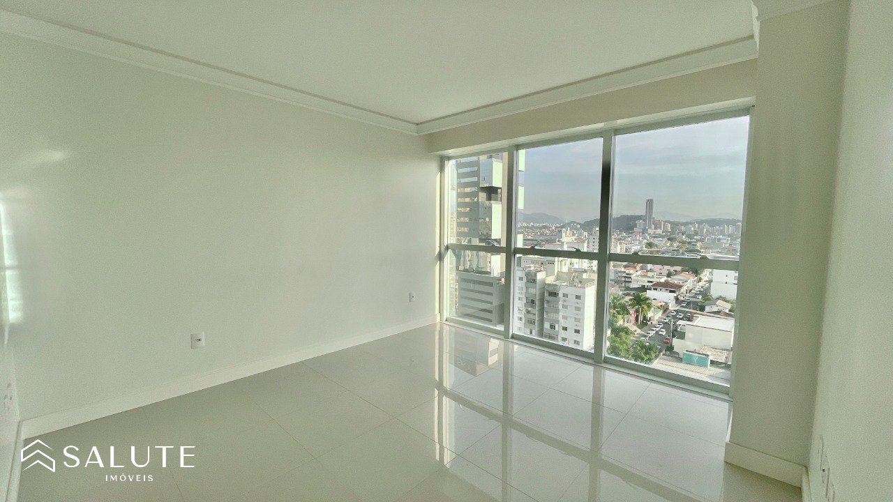 Apartamento à venda com 3 suítes no Centro