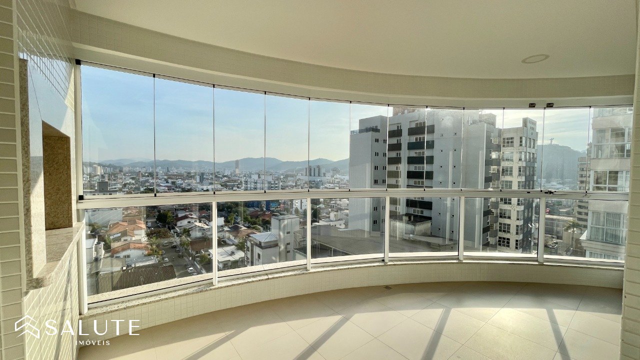 Apartamento à venda com 3 suítes no Centro