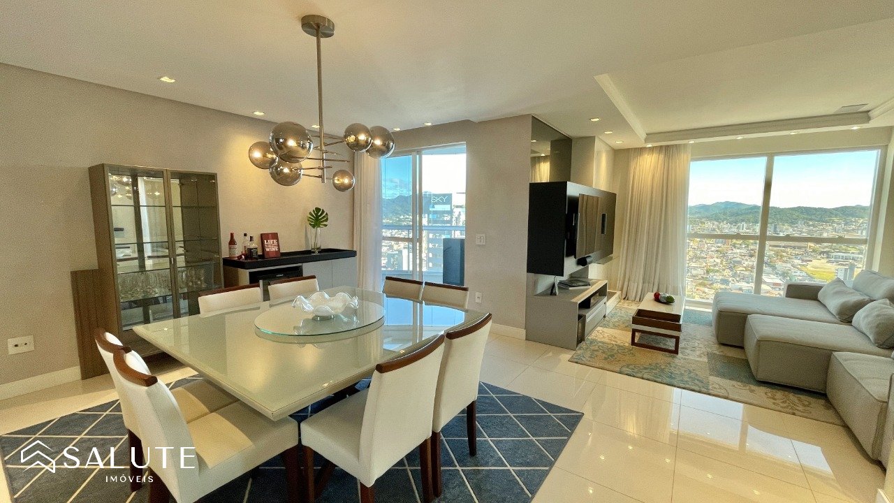 Apartamento à venda com 3 suítes no Centro