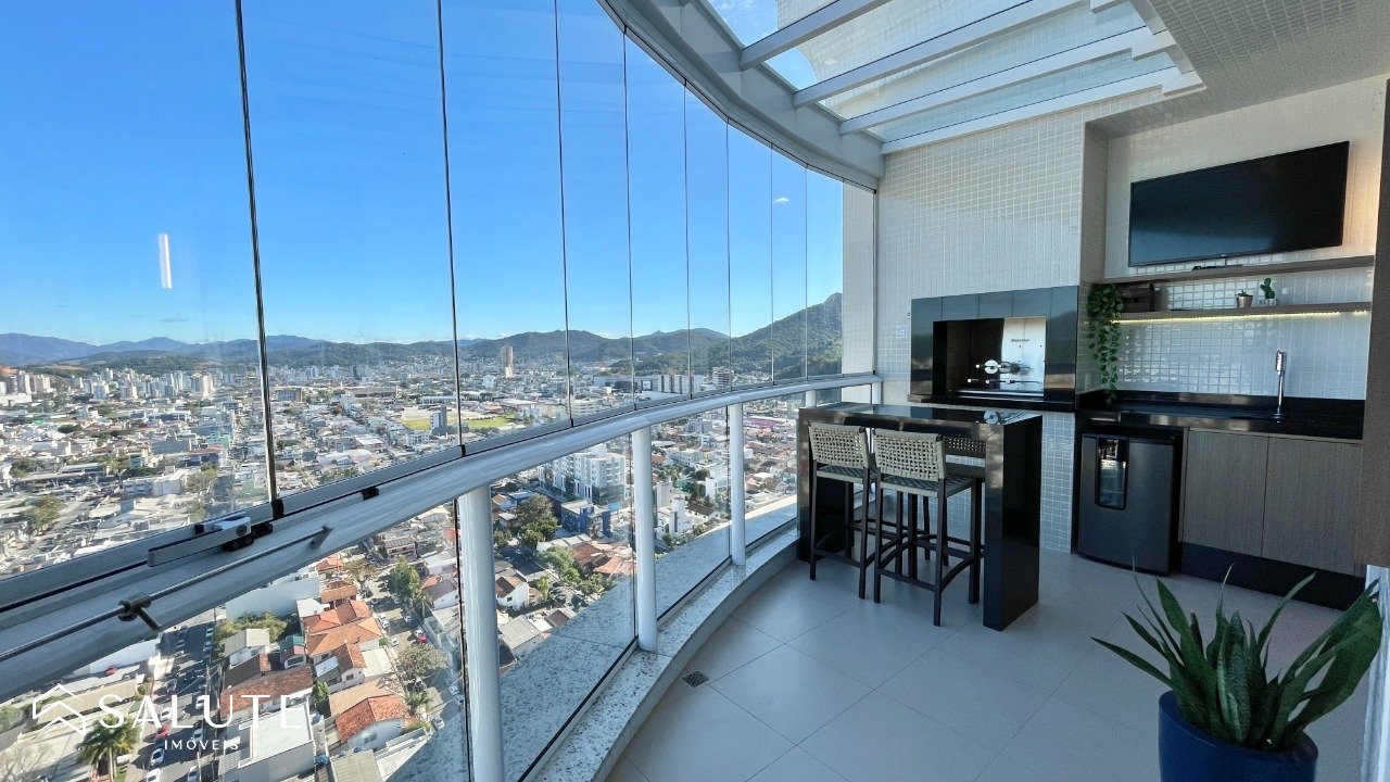 Apartamento à venda com 3 suítes no Centro