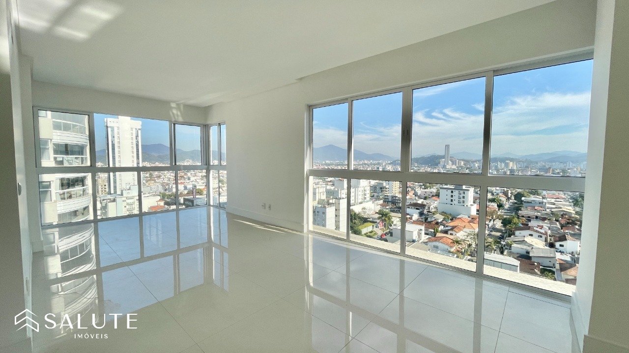 Apartamento à venda com 3 suítes no Centro