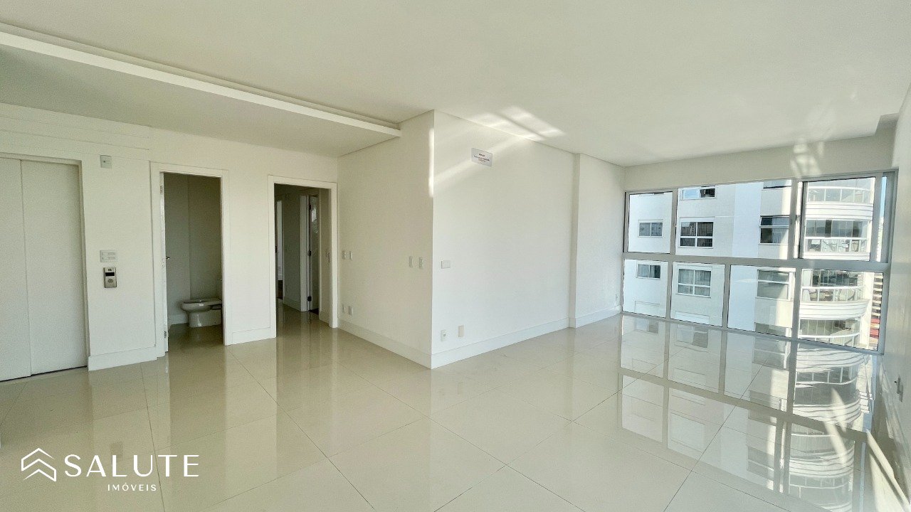 Apartamento à venda com 3 suítes no Centro