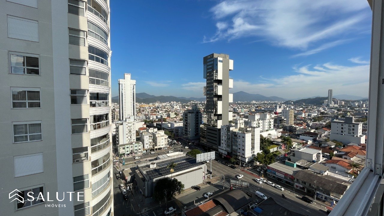 Apartamento à venda com 3 suítes no Centro