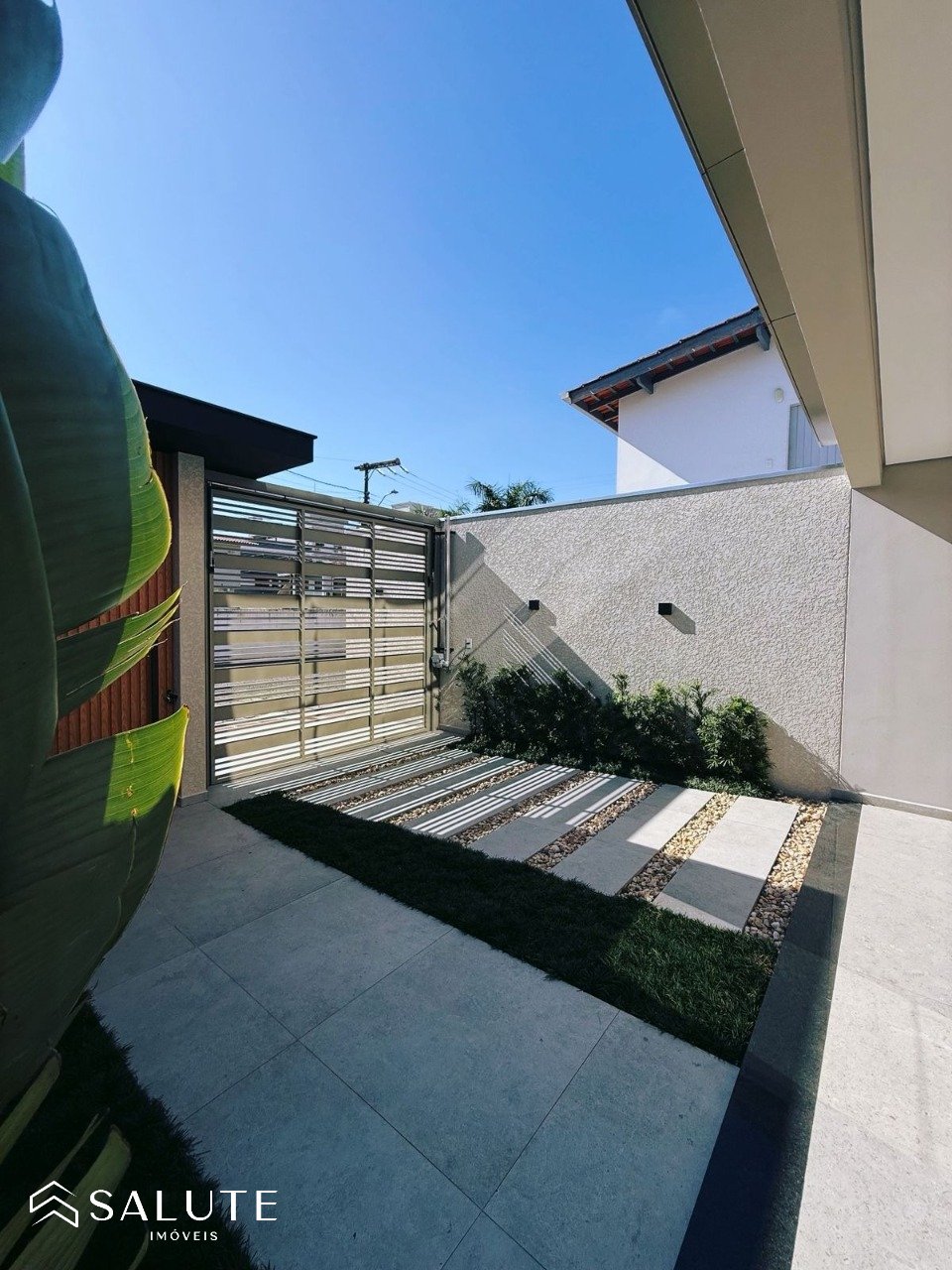Casa à venda com 3 suítes no Centro
