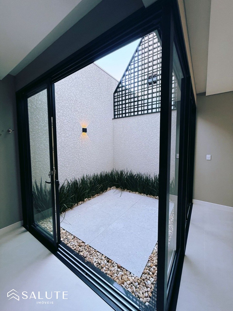 Casa à venda com 3 suítes no Centro