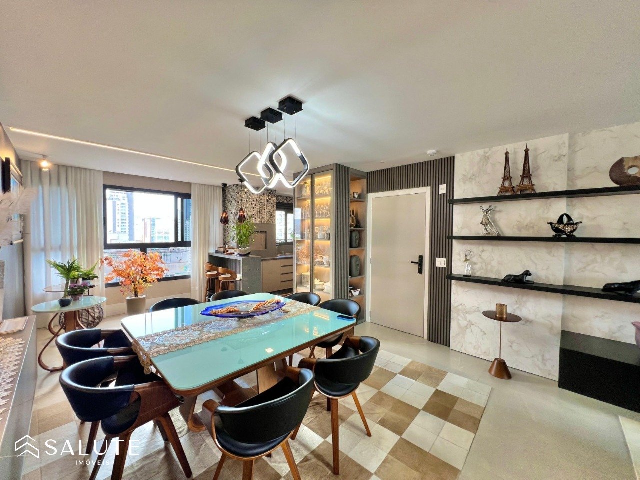 Apartamento à venda com 4 Suítes na Barra Norte