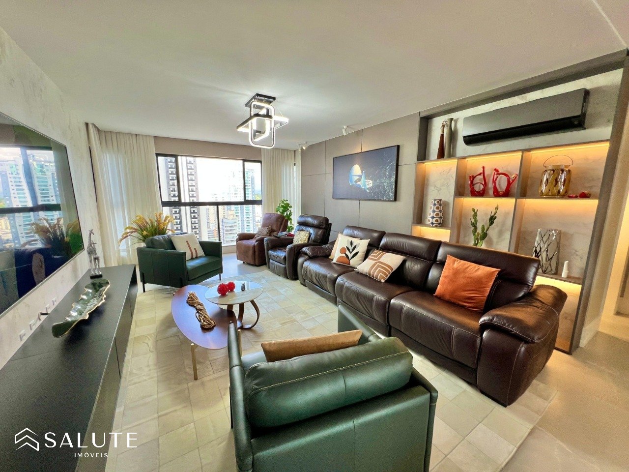 Apartamento à venda com 4 Suítes na Barra Norte