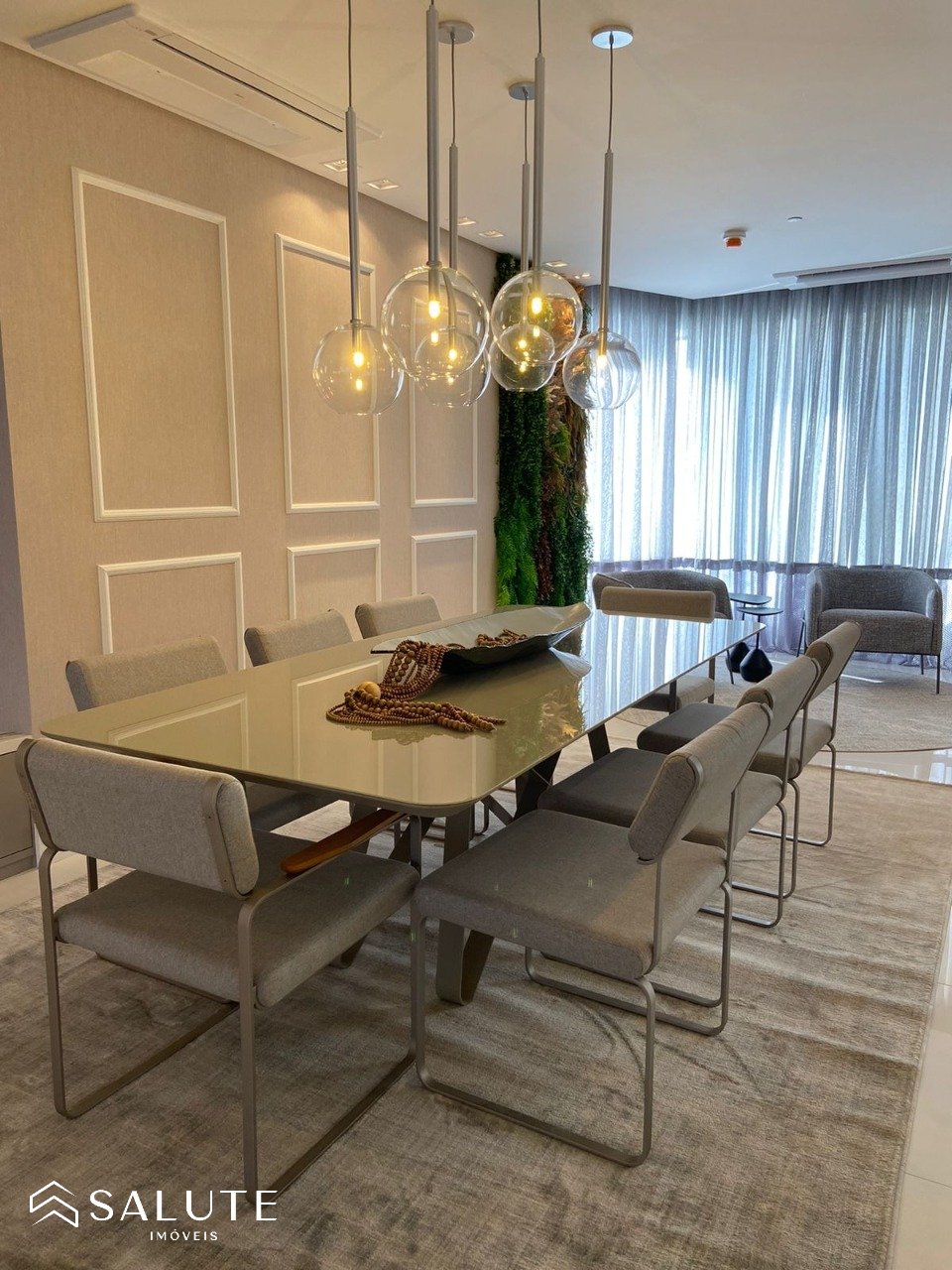Apartamento à venda com 4 suítes na Barra Sul