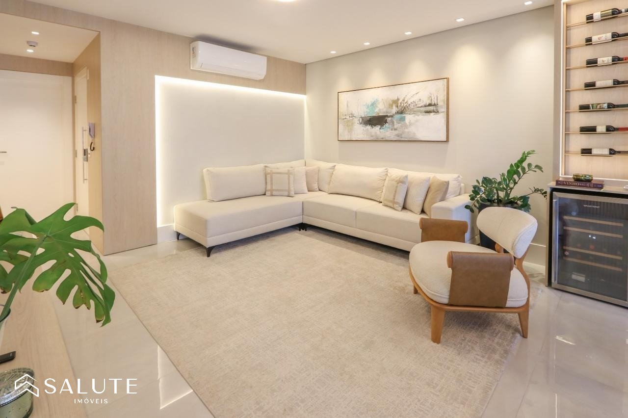Apartamento à venda com 4 suítes na Barra Sul