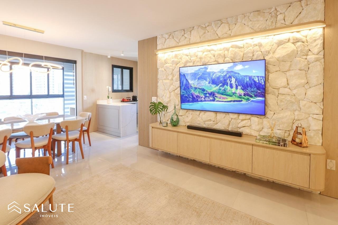 Apartamento à venda com 4 suítes na Barra Sul