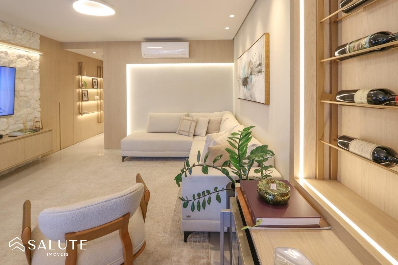 Apartamento à venda com 4 suítes na Barra Sul