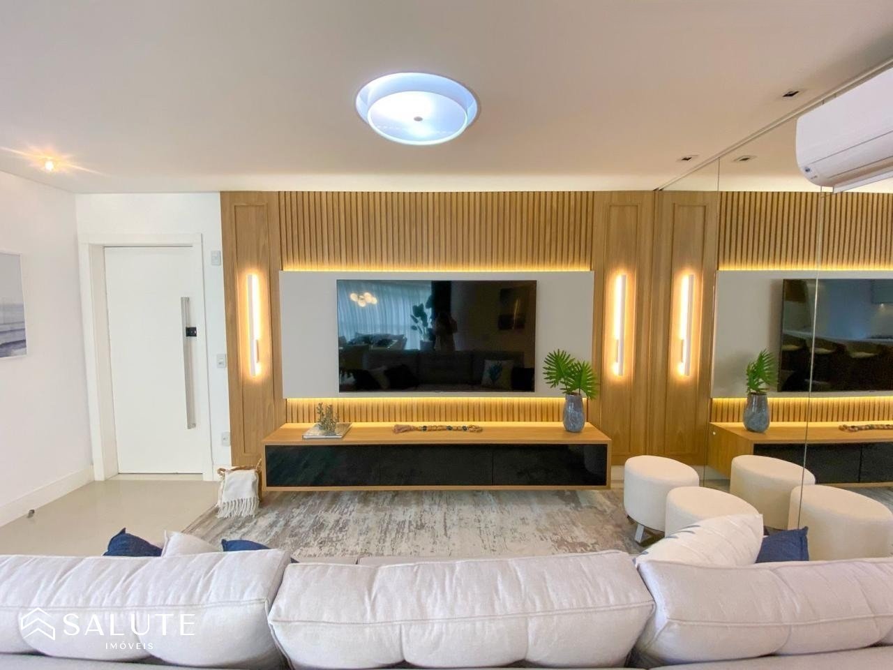 Apartamento à venda 3 suítes na Barra Sul