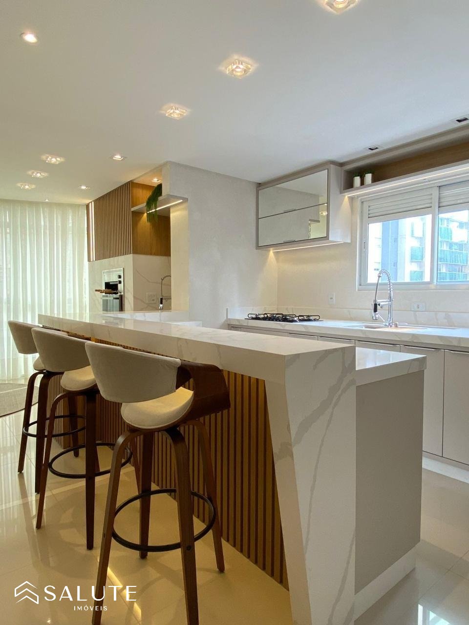 Apartamento à venda 3 suítes na Barra Sul