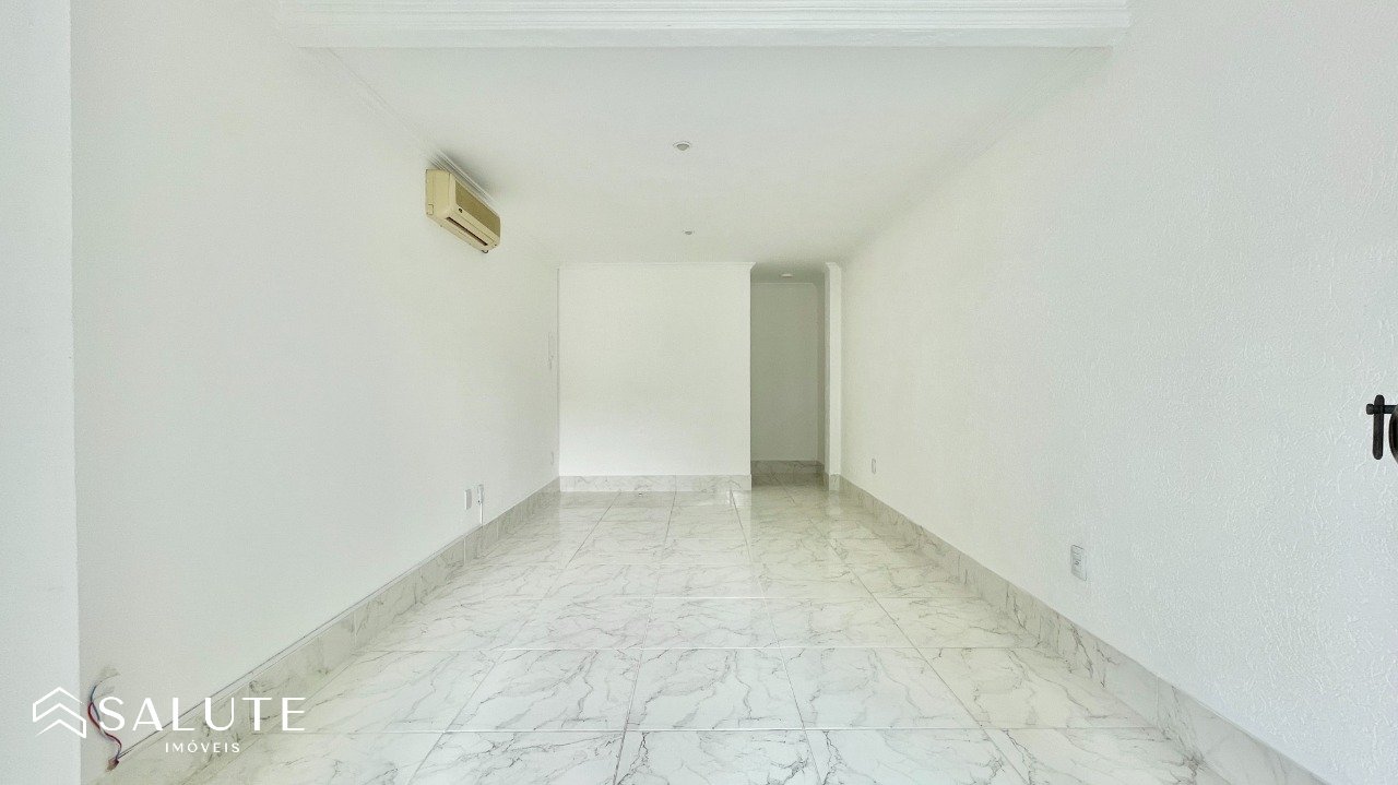 Sala comercial à venda 21m² no Centro