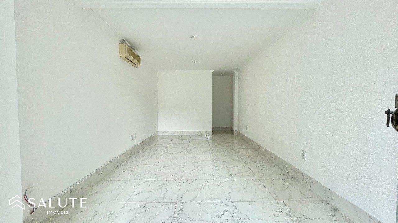 Sala comercial à venda 21m² no Centro
