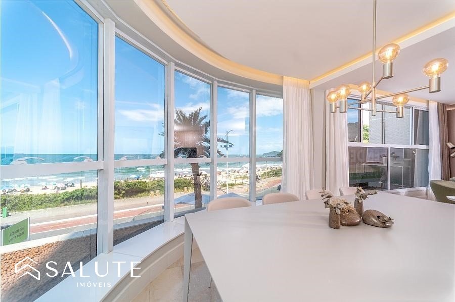 Apartamento à venda com 4 suítes na Praia Brava