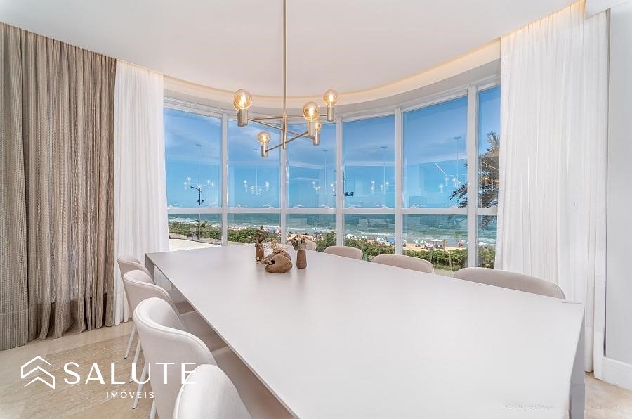 Apartamento à venda com 4 suítes na Praia Brava