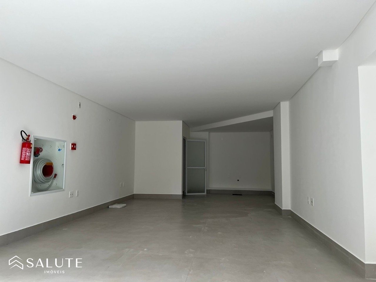 Sala comercial aluguel anual no Centro