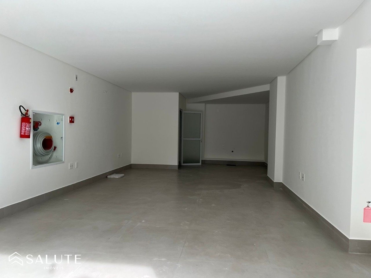 Sala comercial aluguel anual no Centro