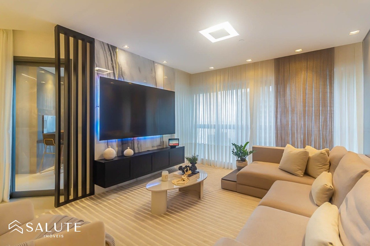 Apartamento á Venda com 4 Suítes no Centro