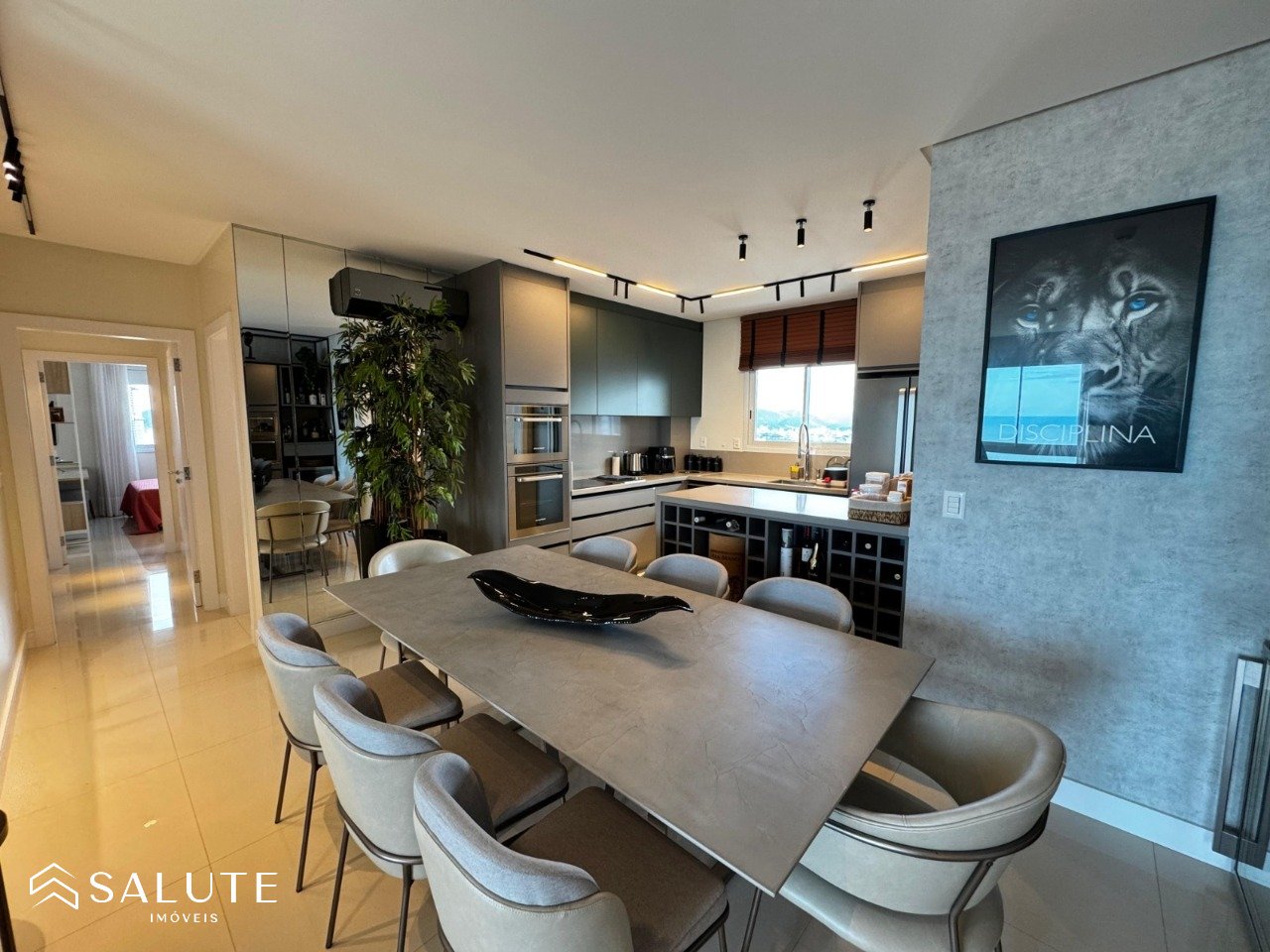 Apartamento para locação 3 suítes no Centro