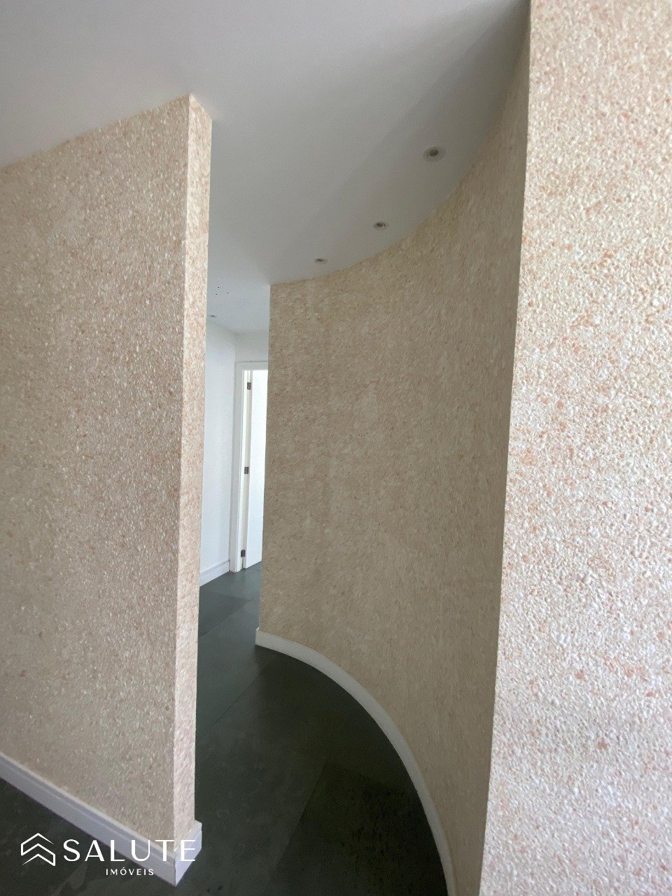 Sala Comercial à venda no Pioneiros