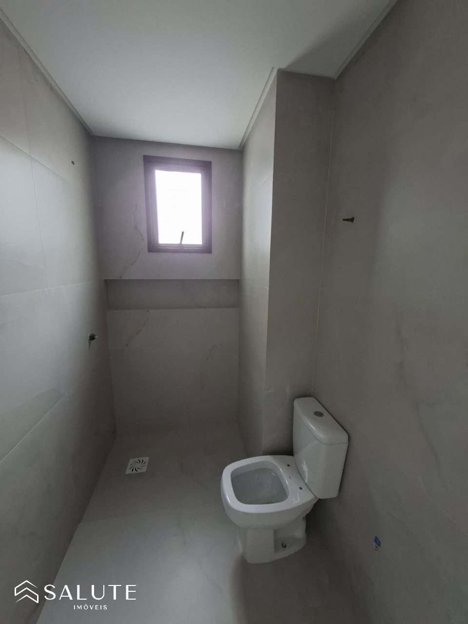 Apartamento à venda com 4 suítes no Centro