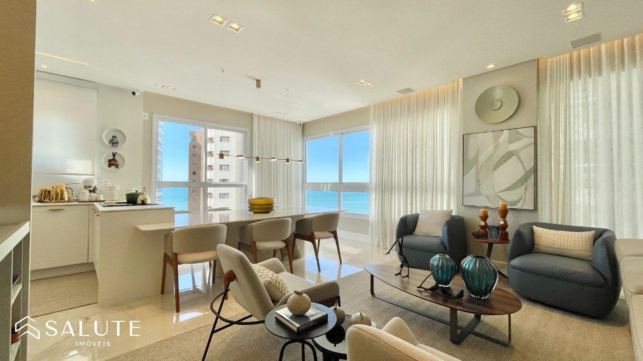 Apartamento à Venda com 3 Suítes no Centro