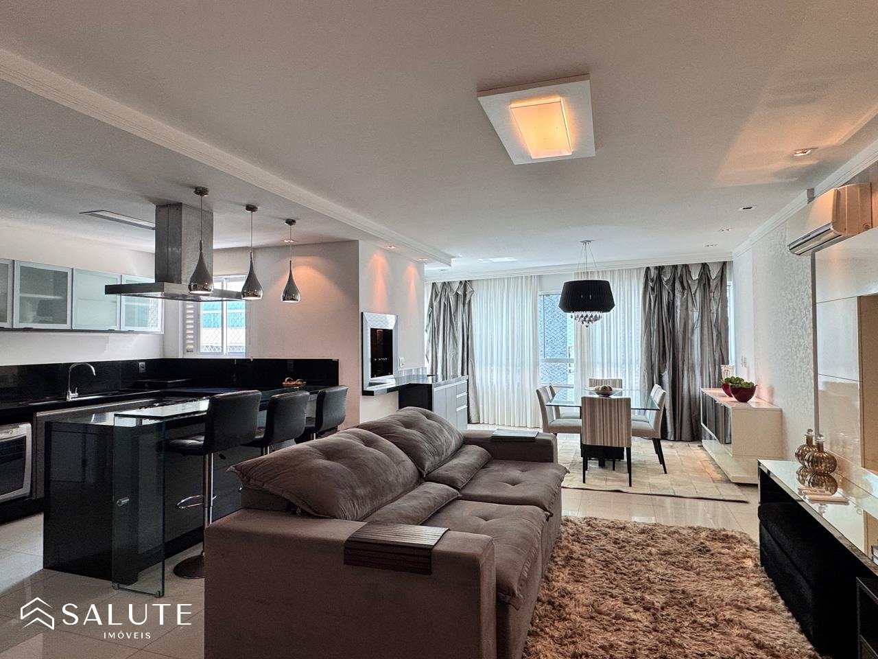 Apartamento Aluguel anual 3 suítes no Centro