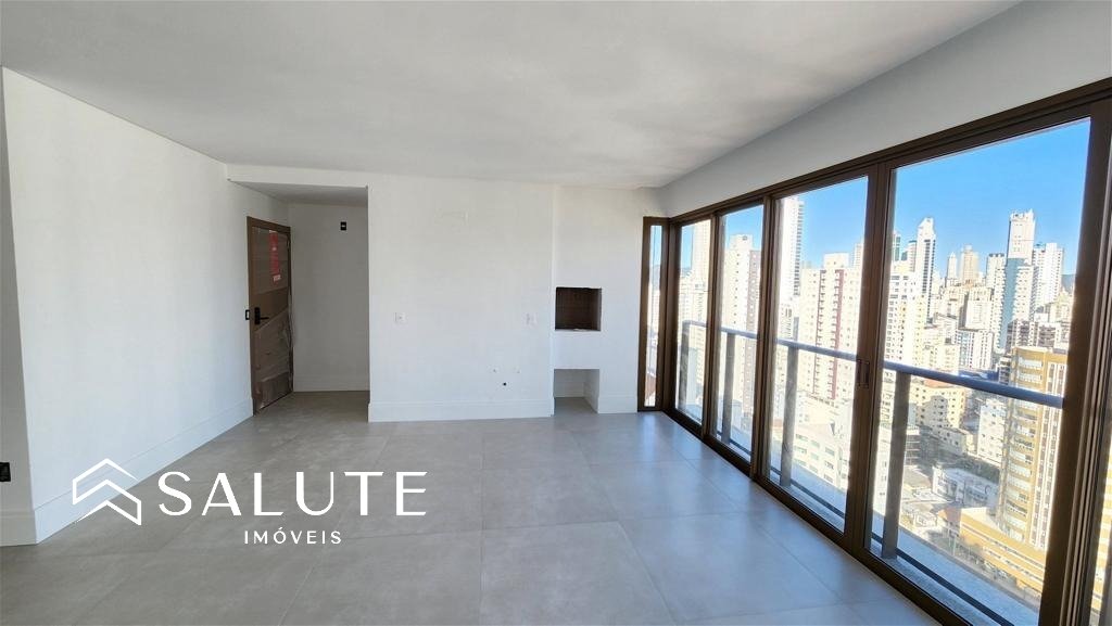 Apartamento novo com 04 suítes