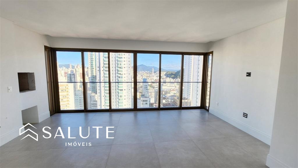 Apartamento novo com 04 suítes
