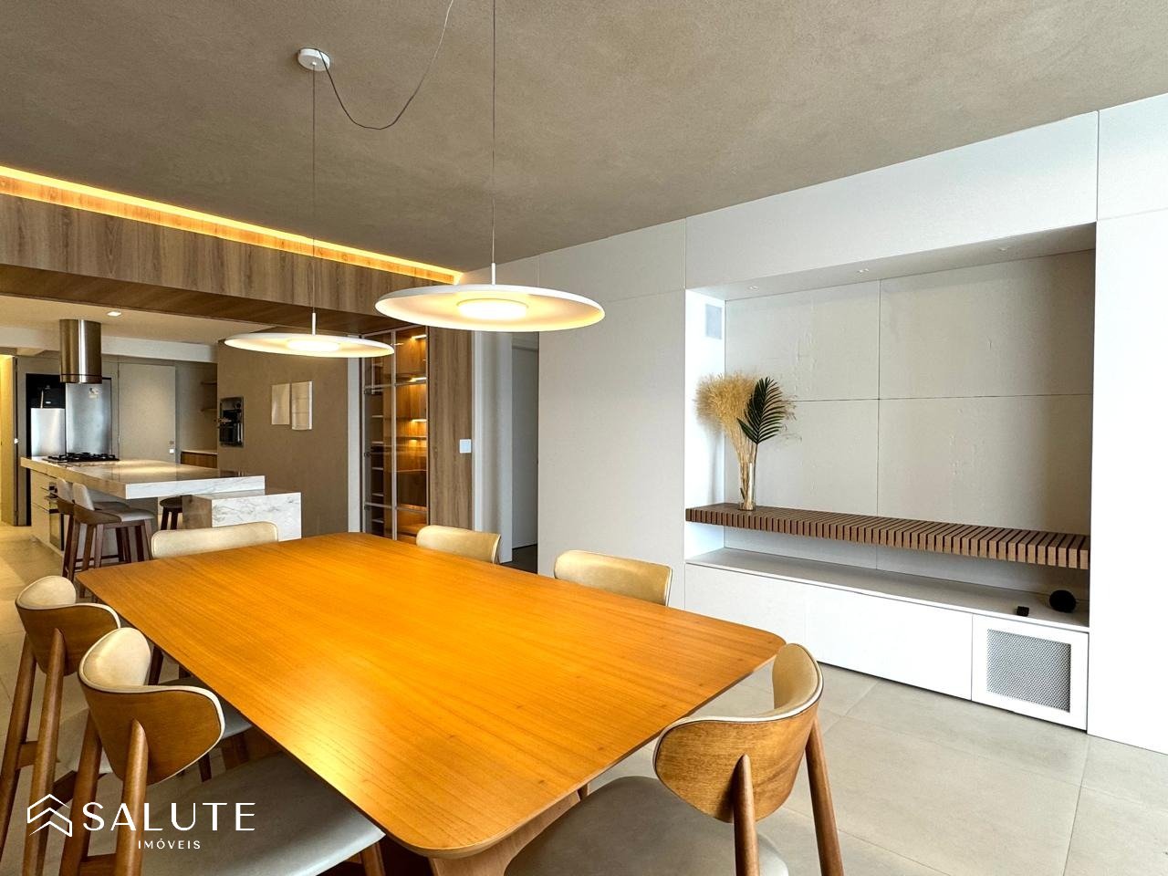 Apartamento à Venda 3 suítes no Centro