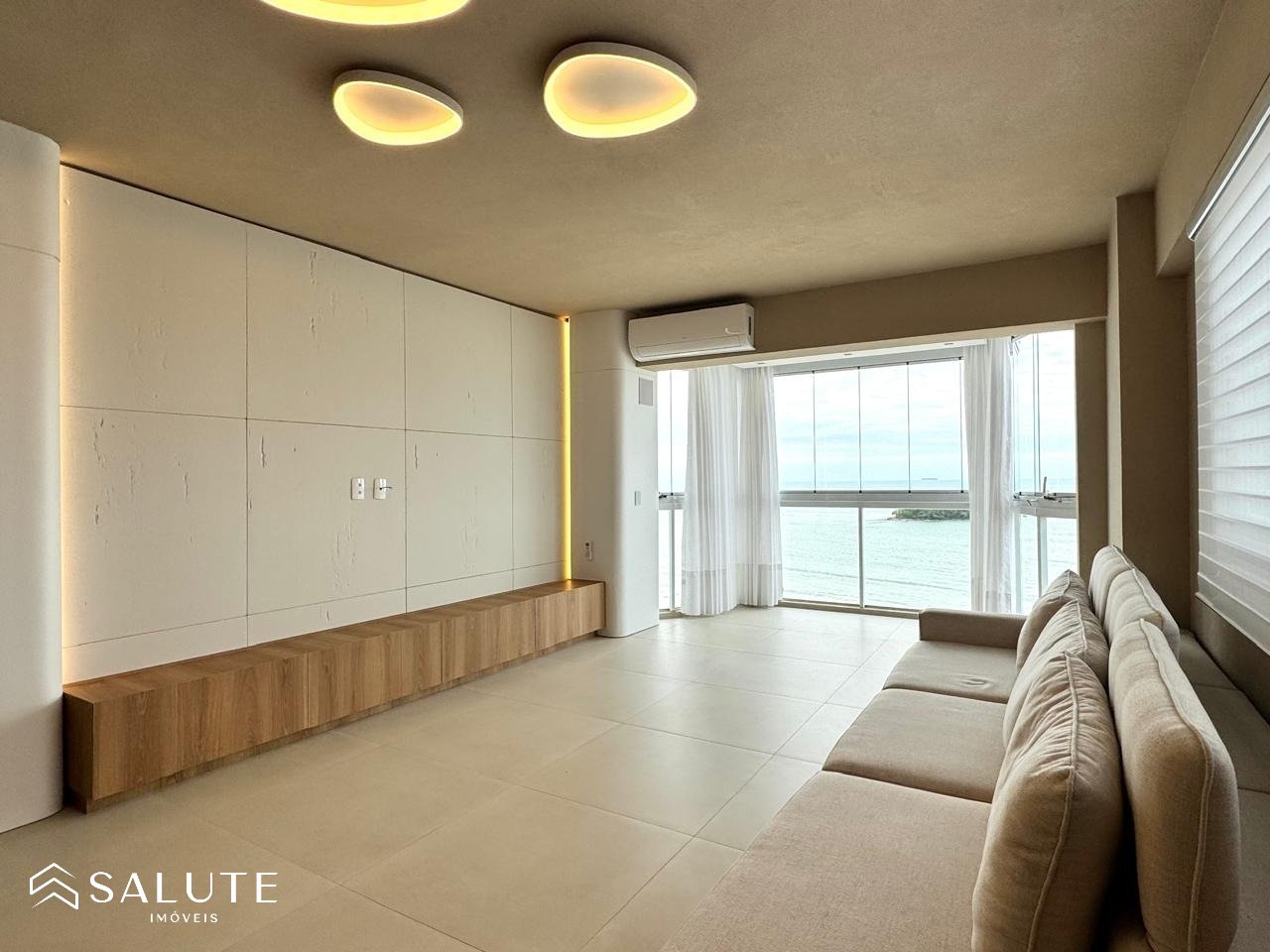 Apartamento à Venda 3 suítes no Centro