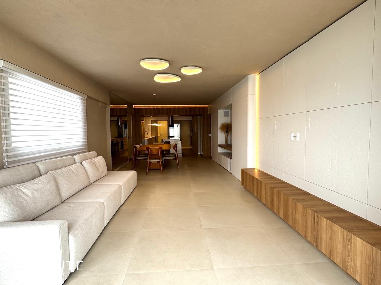 Apartamento à Venda 3 suítes no Centro