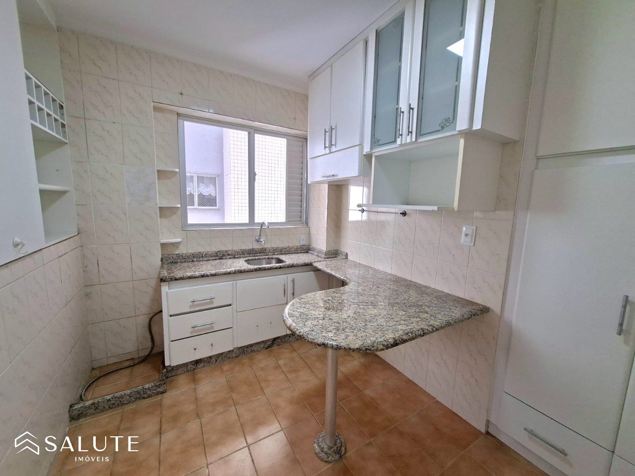 Apartamento à venda com 2 dormitório no Centro