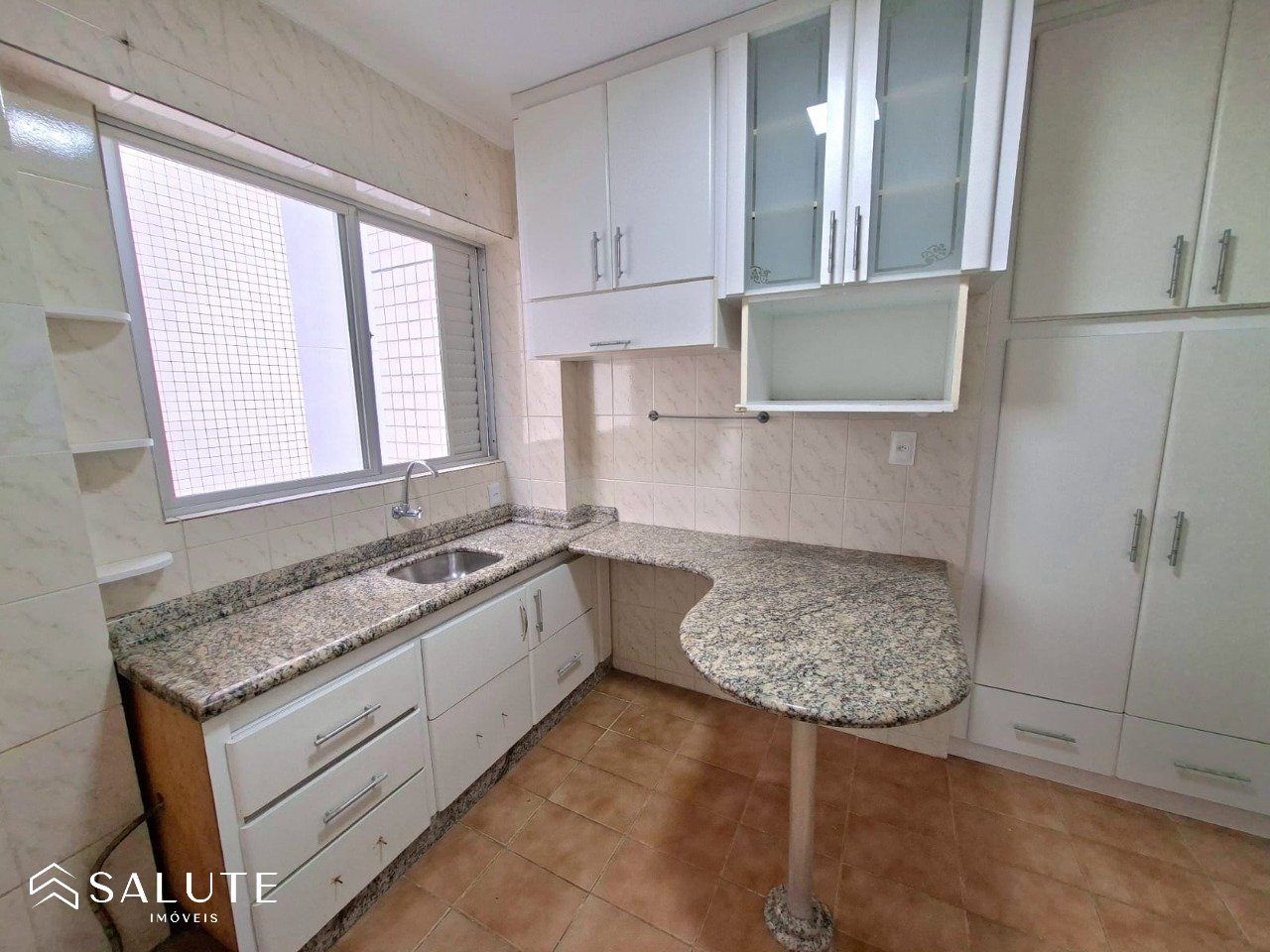 Apartamento à venda com 2 dormitório no Centro