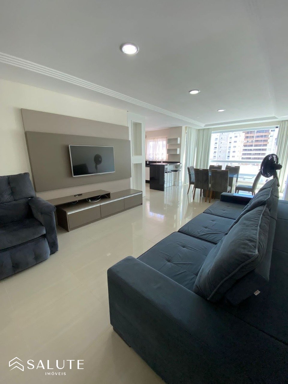 Apartamento locação com 4 suítes na Barra Norte