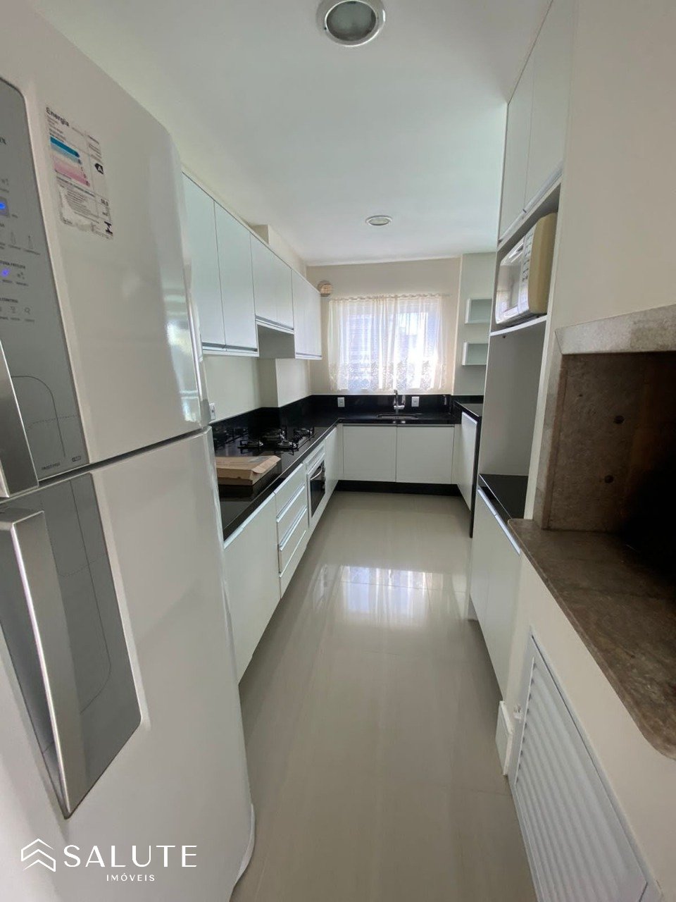 Apartamento locação com 4 suítes na Barra Norte