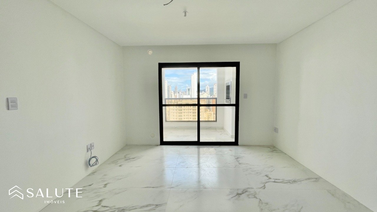 Apartamento à Venda com 4 Suítes no Centro