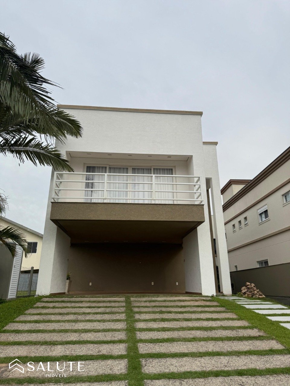 Casa locação anual em condomínio