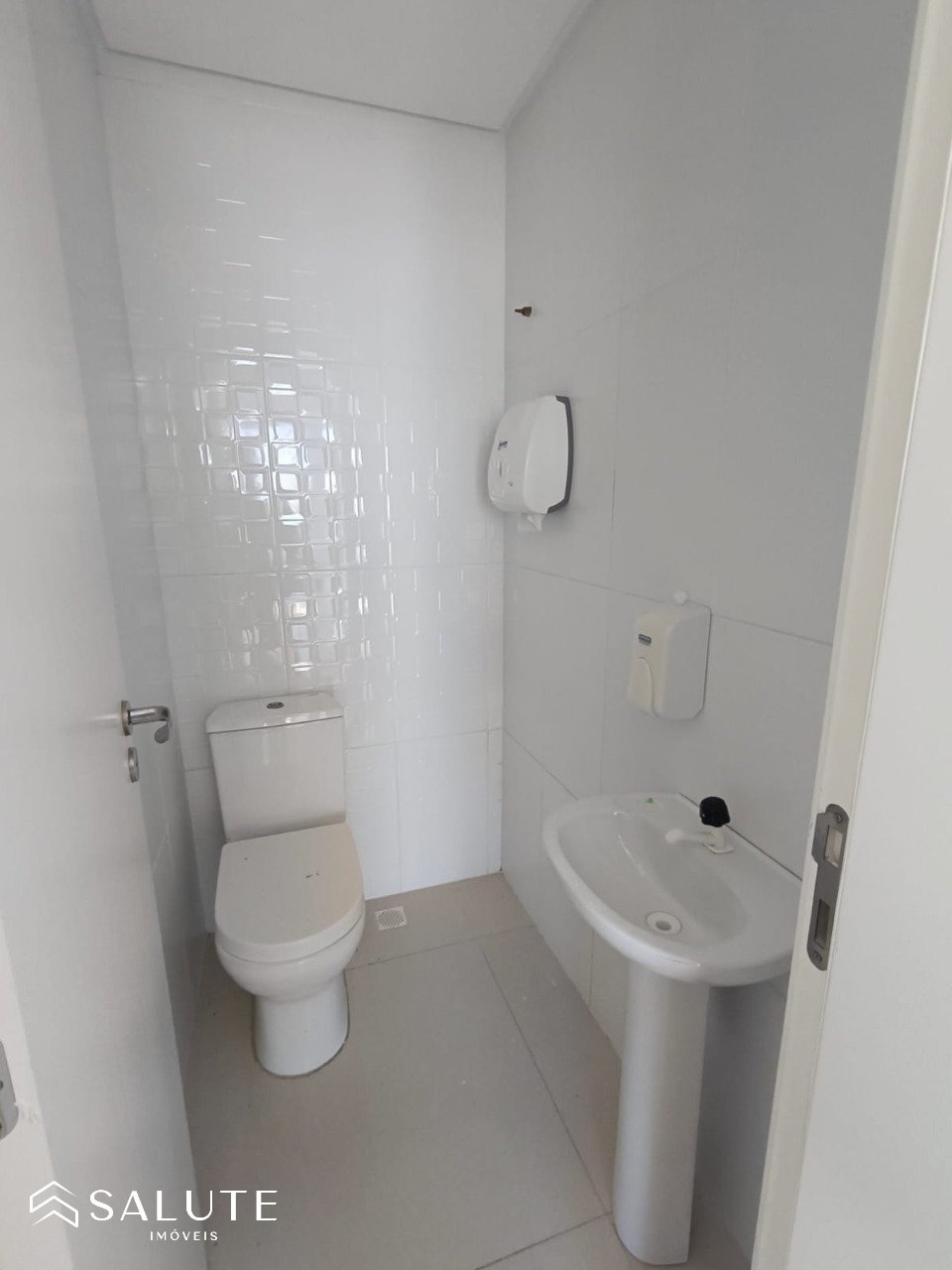 Sala comercial aluguel anual no Centro