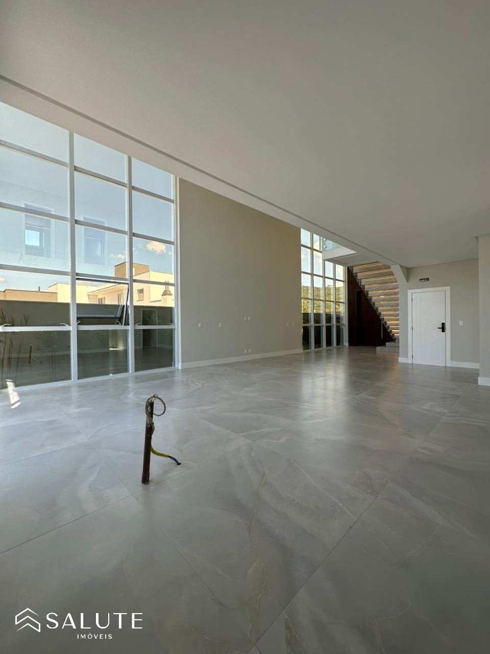 Casa à venda com 3 suítes em Camboriú