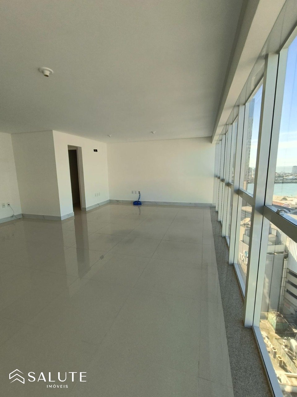 Sala comercial aluguel anual no Centro